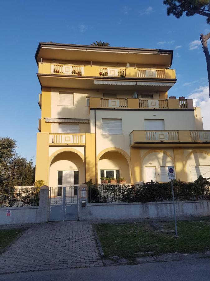 Apartamento Vittoria Marina Di بيتراسانتا المظهر الخارجي الصورة