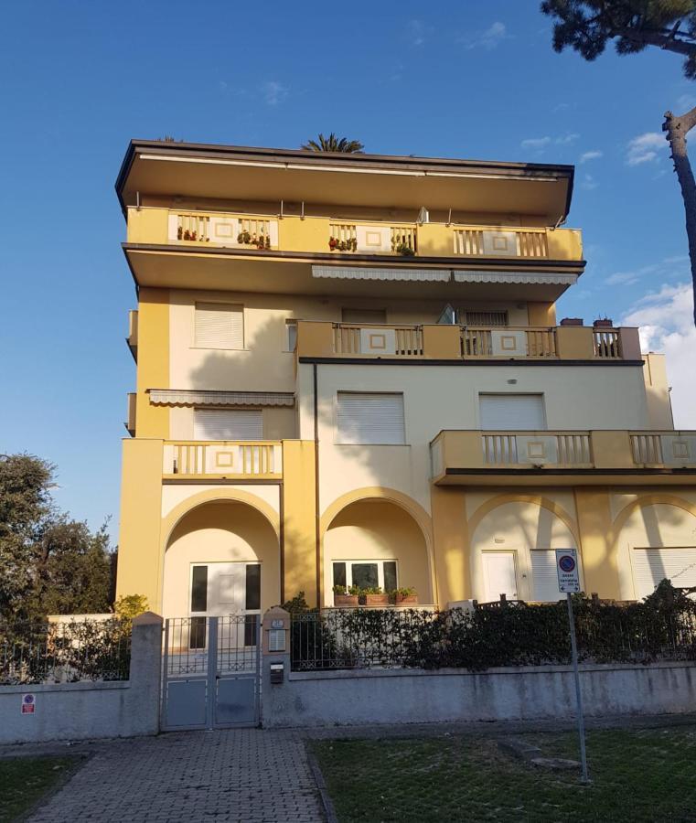 Apartamento Vittoria Marina Di بيتراسانتا المظهر الخارجي الصورة